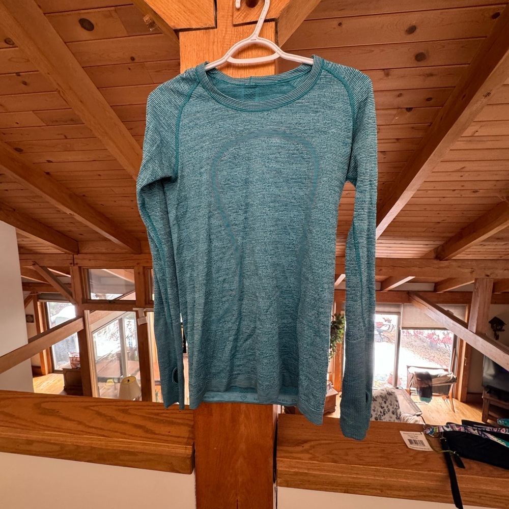 Retro Lululemon Long Sleeve Athletic Top